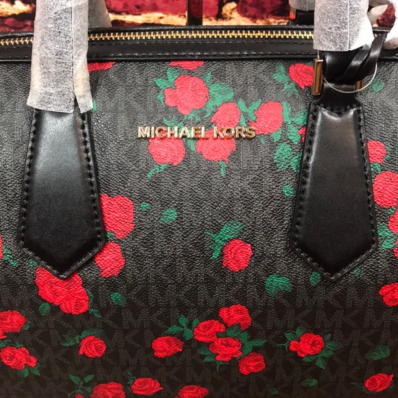 Michael Kors Hayes Duffle - Picture 5 of 6